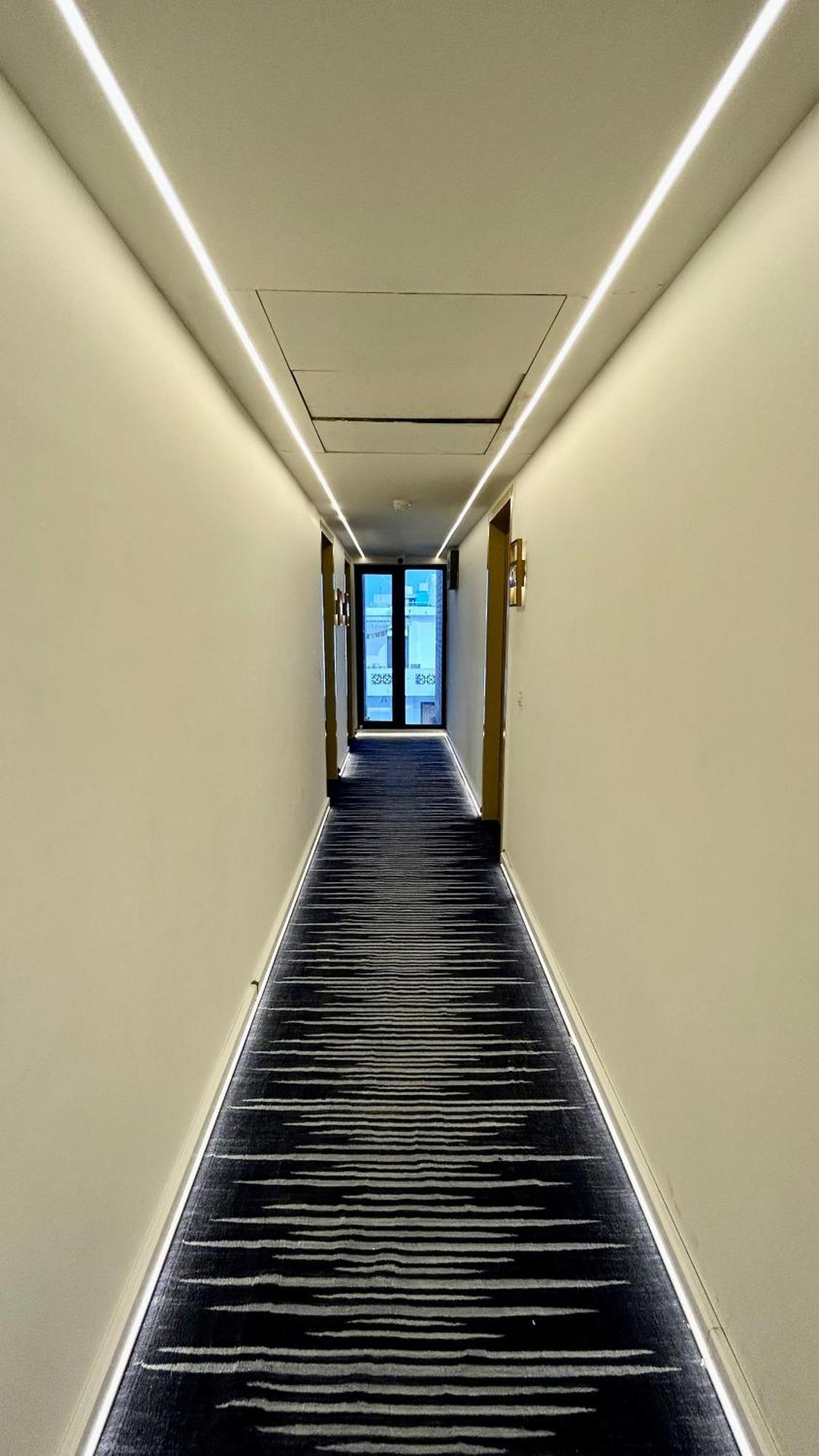 Hotel Limon & Banquet Sector 29, グルガウン エクステリア 写真